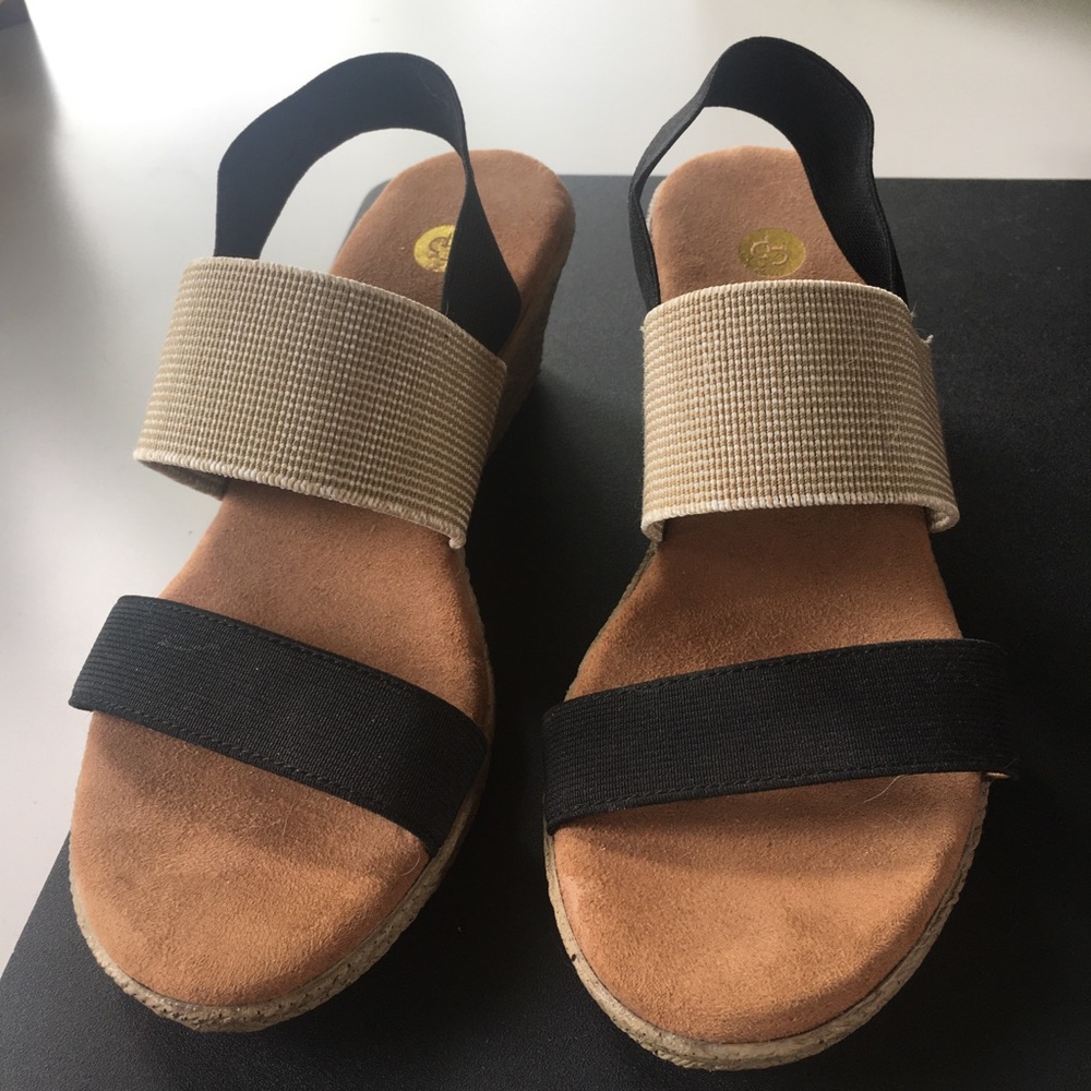 Comfy wedge sandal